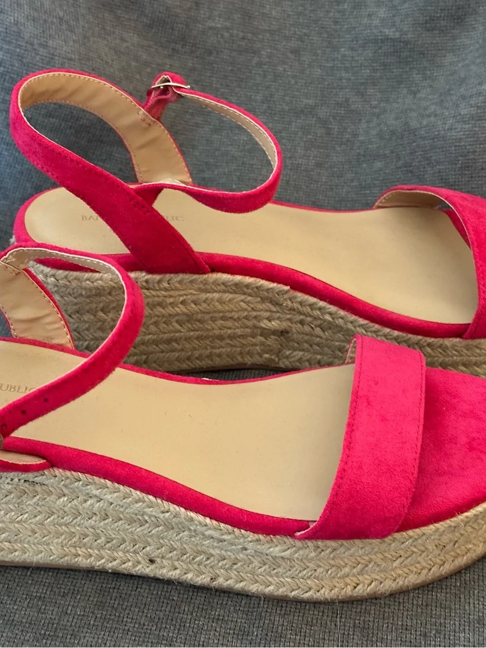 Banana Republic Wedge Sandal Espadrille style Fuchsia /Maui Rose new size 10